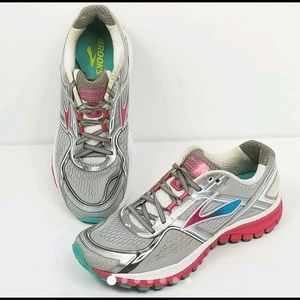 Brooks women’s running shoes size 8.5